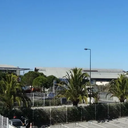 Studio Cabine 20m² + Loggia, Proche Plage Apartman